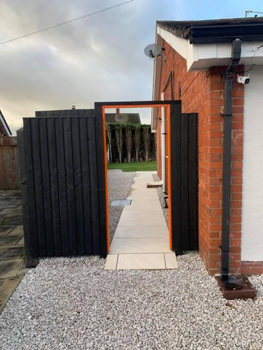 The Beautiful Bungalow Amazing Location For Chester & Zoo Wervin Luaran gambar